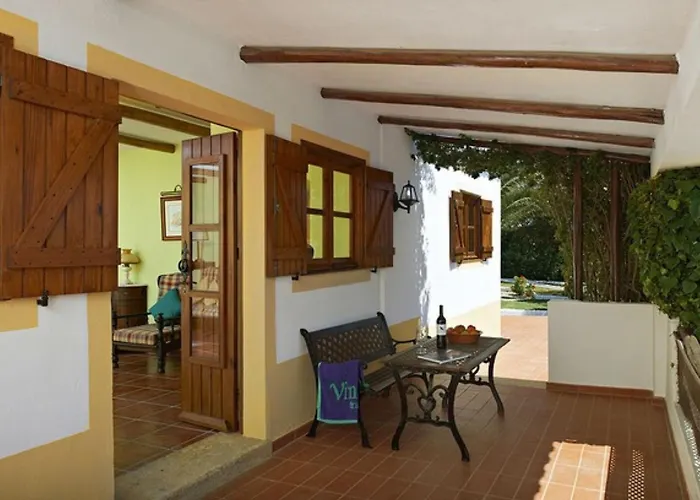 Вилла Quinta Da Aroeira